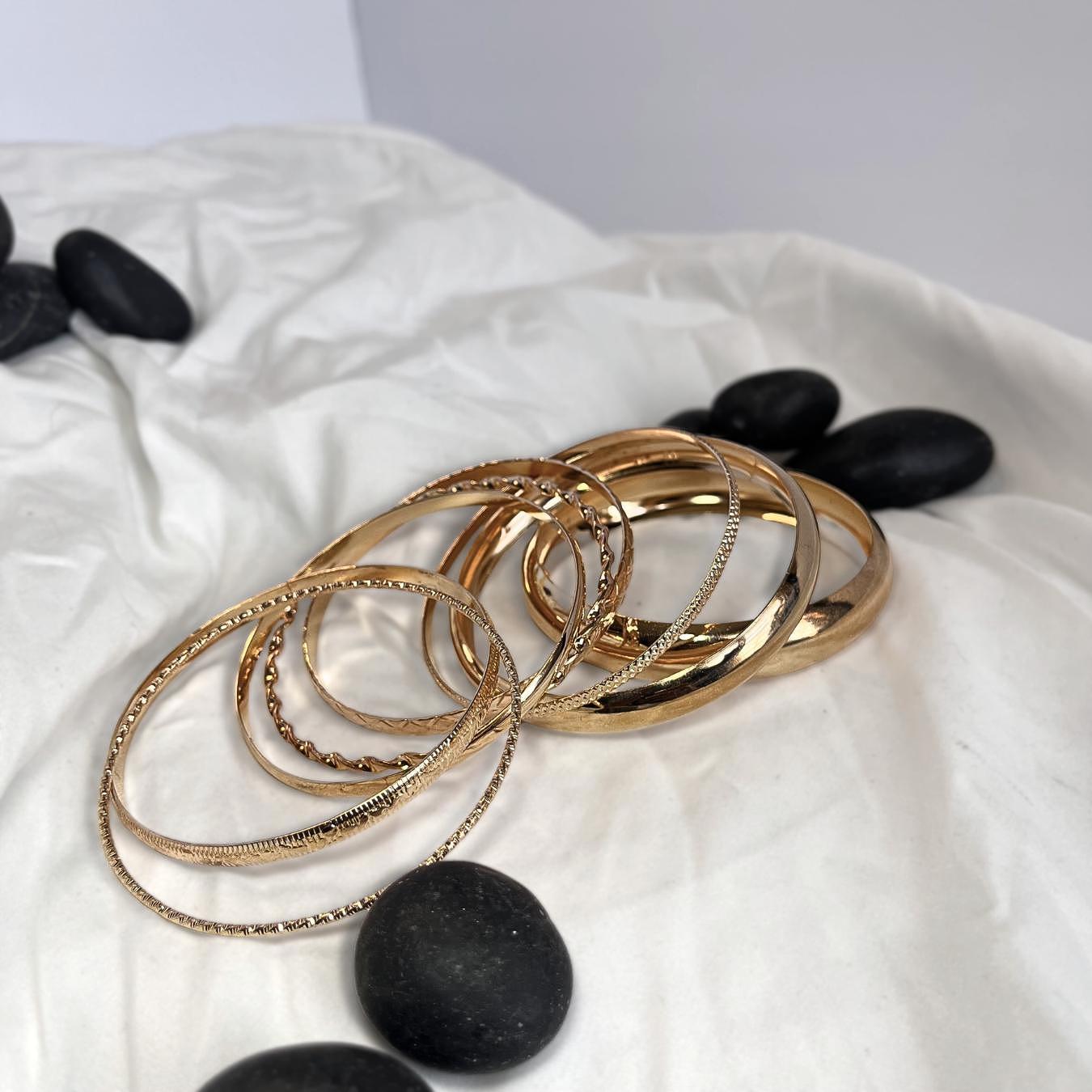 Timeless Shine Bangle Set