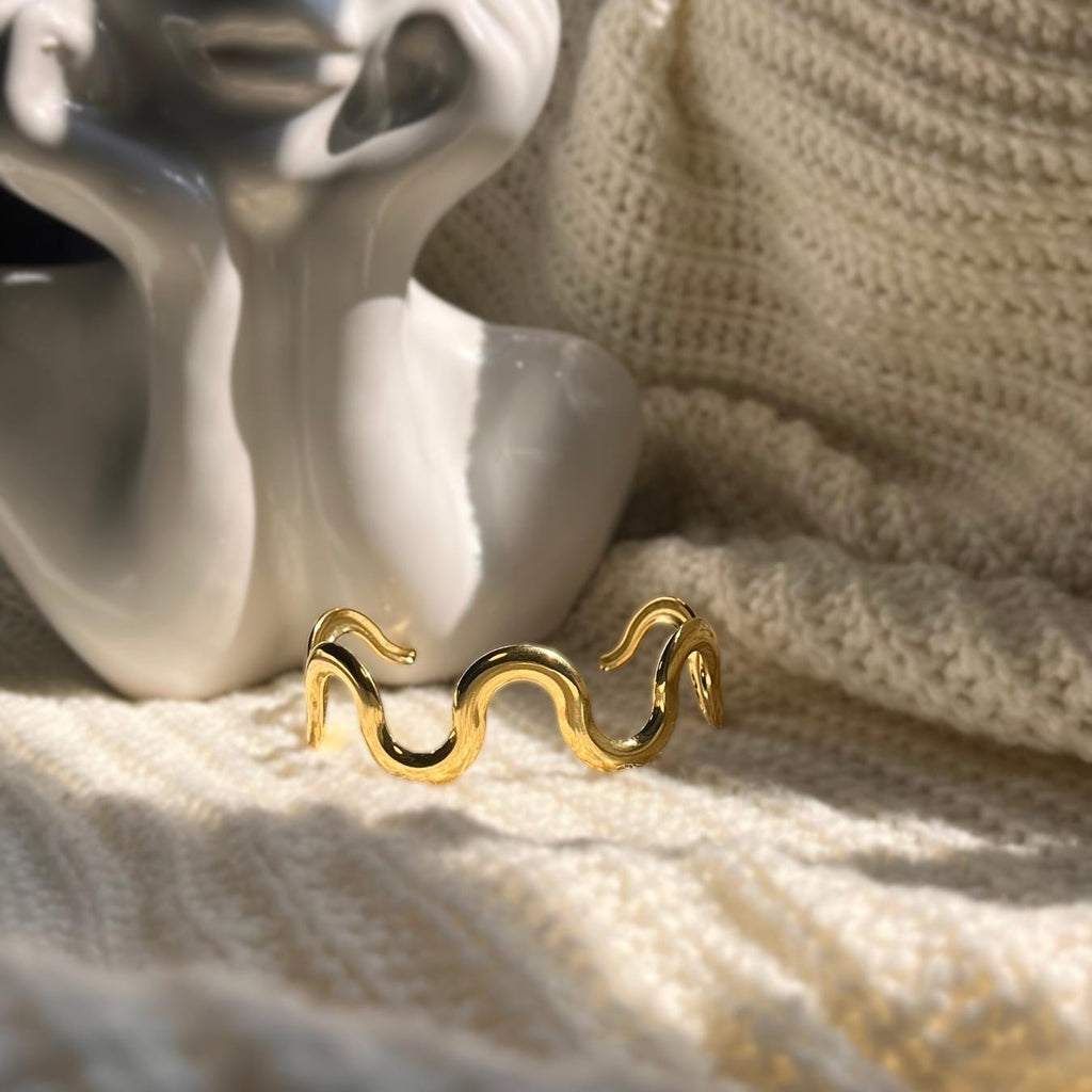 Golden Wavy Bangle