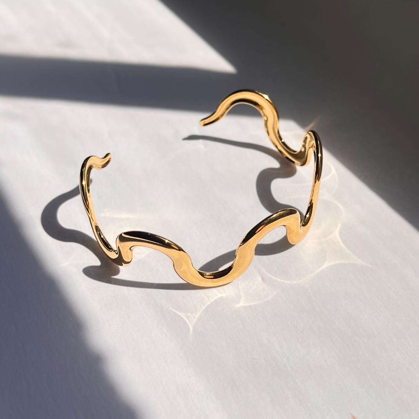 Golden Wavy Bangle