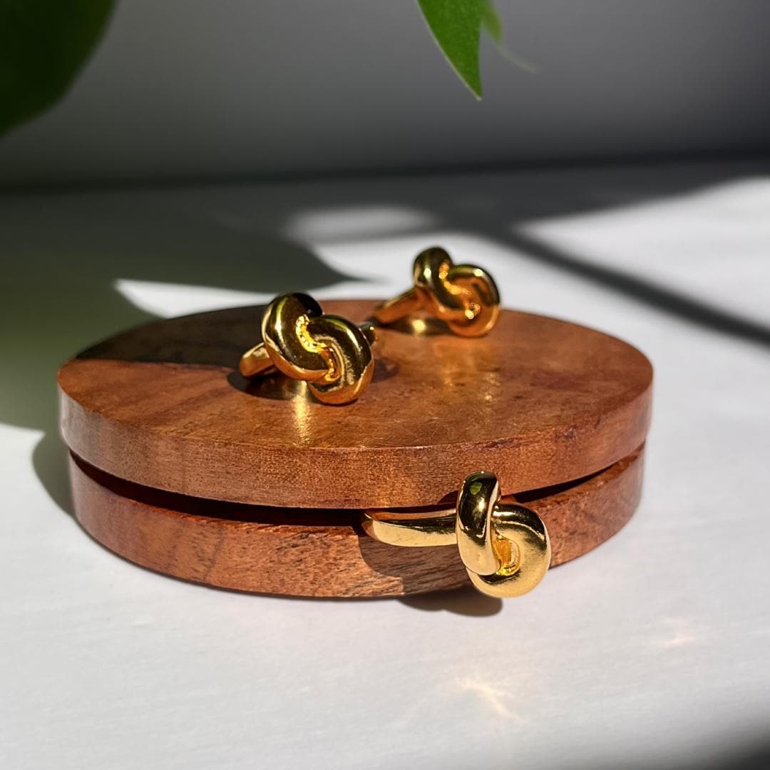 Golden Knot Ring | Statement Ring for Women & Men | Waterproof Minimalist Jewelry